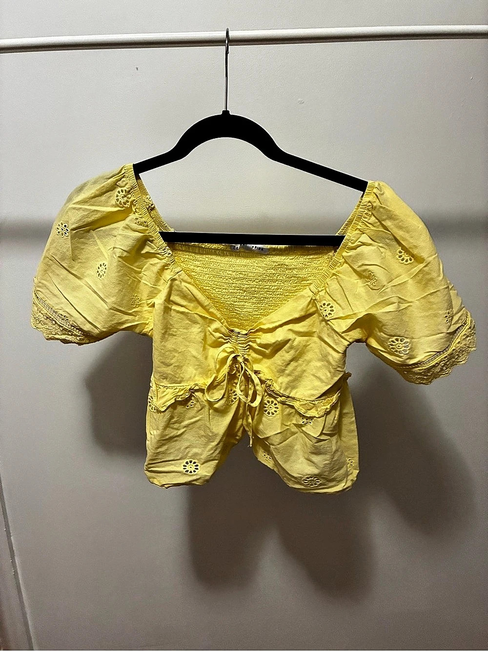 Celebrity Pink Women'Small Puff Sleeve Eyelet Crop Top Yellow Small